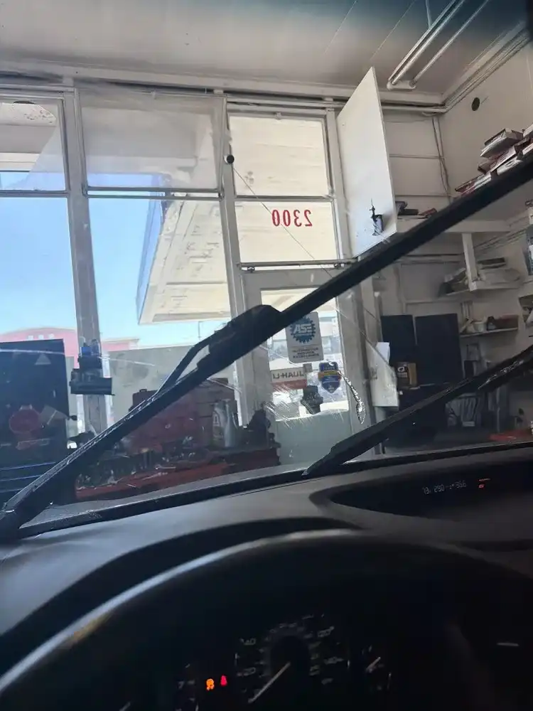 Windshield wiper blade condition inspection at Beacon Auto Care San Mateo